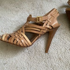TORY BURCH HIGH HEELED SHOES.AUTHENTIC.